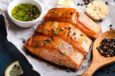 Pratos com salmão: Conheça 2 receitas deliciosas e saiba os benefícios desse alimento para a saúde